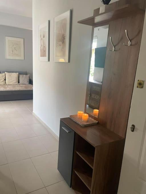 Studio In The Center, 2 Mins From The Beach Лоутраки Экстерьер фото